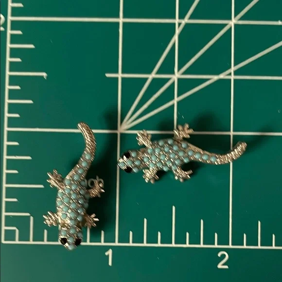 10 Blue and Silver Reptile Charm - Picture 1 of 2